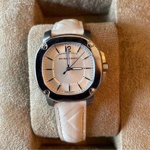 BURBERRY  The Britian 34mm Watch Ivory BBY1708